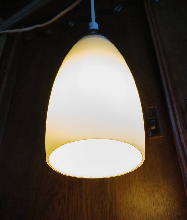 Vintage Fönsterlampa Lampa Okänt ursprung Äldre Kupa i frostat glas