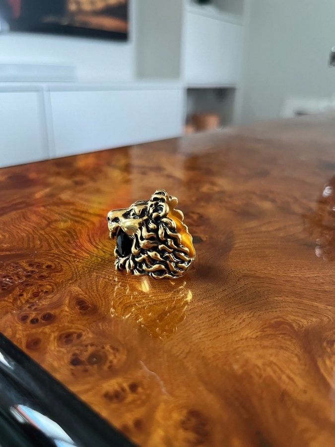 Gucci vintage ring lion