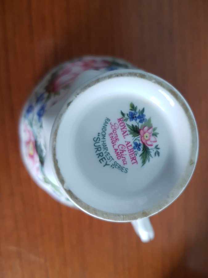 Royal Albert Random Harvest Series "SURREY"- Tekopp / Kaffekopp med fat