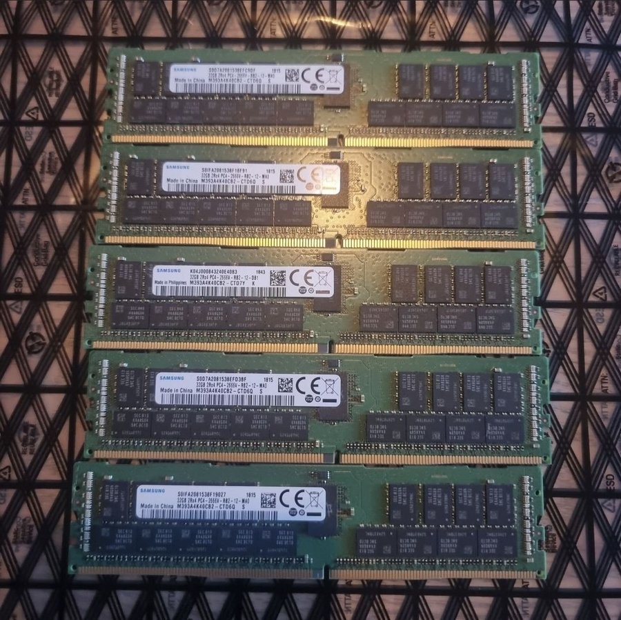 5 stycken Samsung 32GB PC4-2666V 2Rx4 DDR4 ECC REG RDIMM Server Memory ram minn
