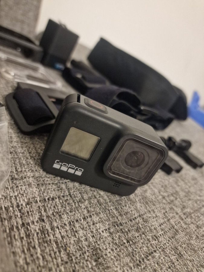 GoPro 8 black med massa tillbehör