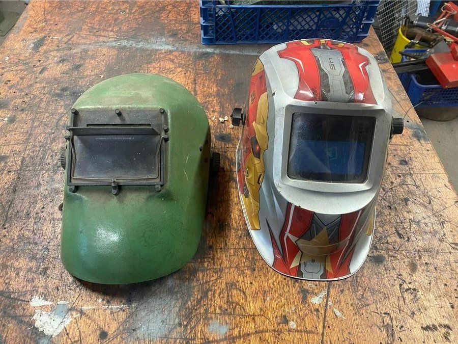 Svetshjälm - - Welding helmet