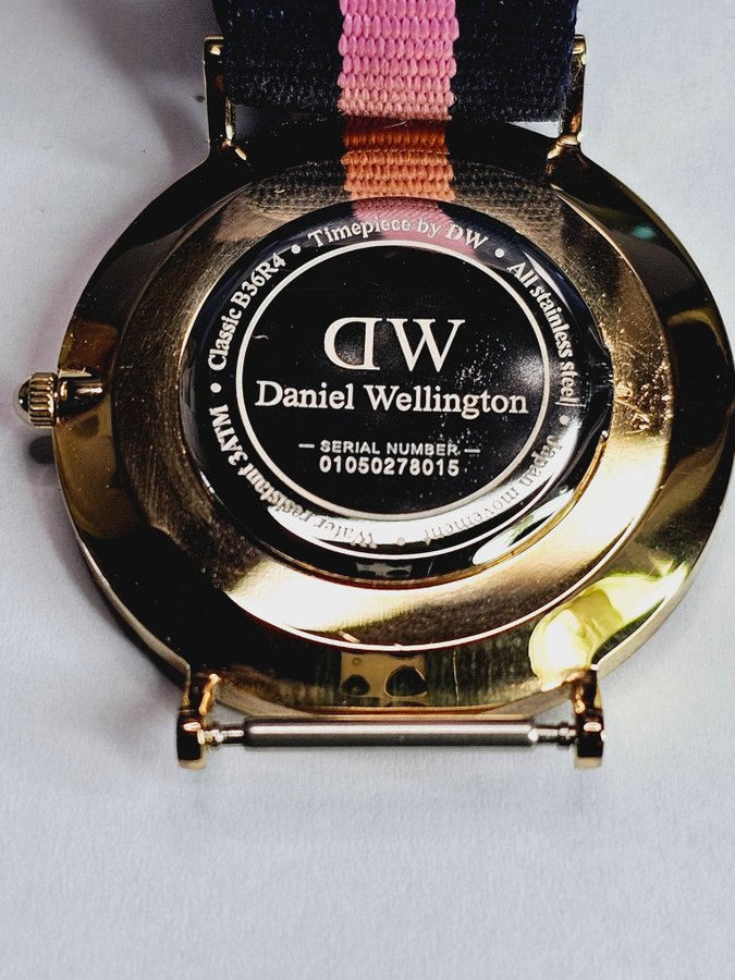 Daniel Wellington Classic Damklocka med blått och rosa armband
