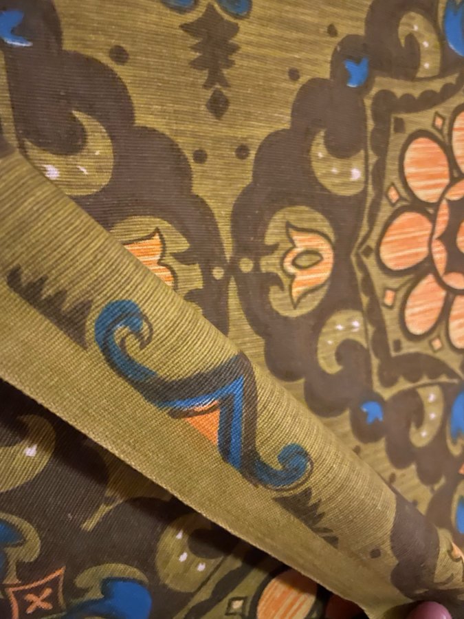 Tryckt textil tyg - 60/70-tal - grönt gul blått - blommor medaljong