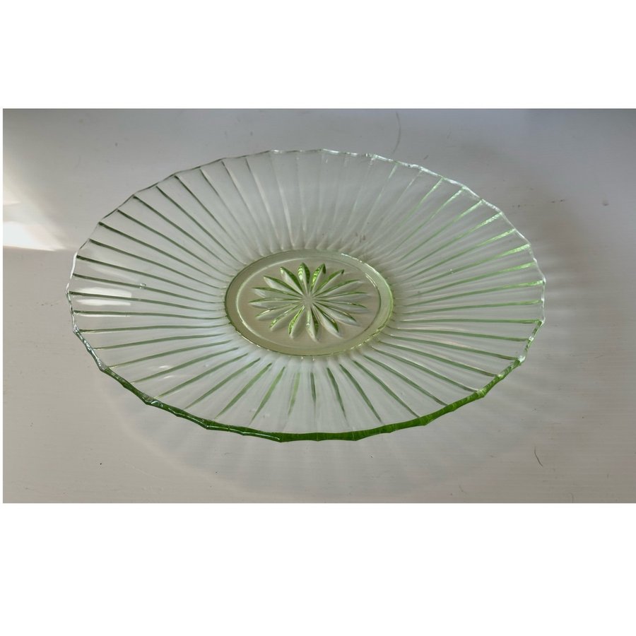 VINTAGE GLASFAT TONAT GRÖNT ART DECO DIAMETER 30cm RÄFFLAD UNDERSIDA