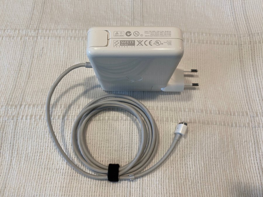 Apple 85W Portable Power Adapter A1172 *Obs! MagSafe 1*