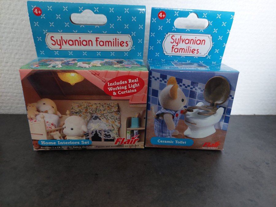 Sylvanian Families Home Interiors Set  Ceramic Toilet Retired sets Flair 2003!