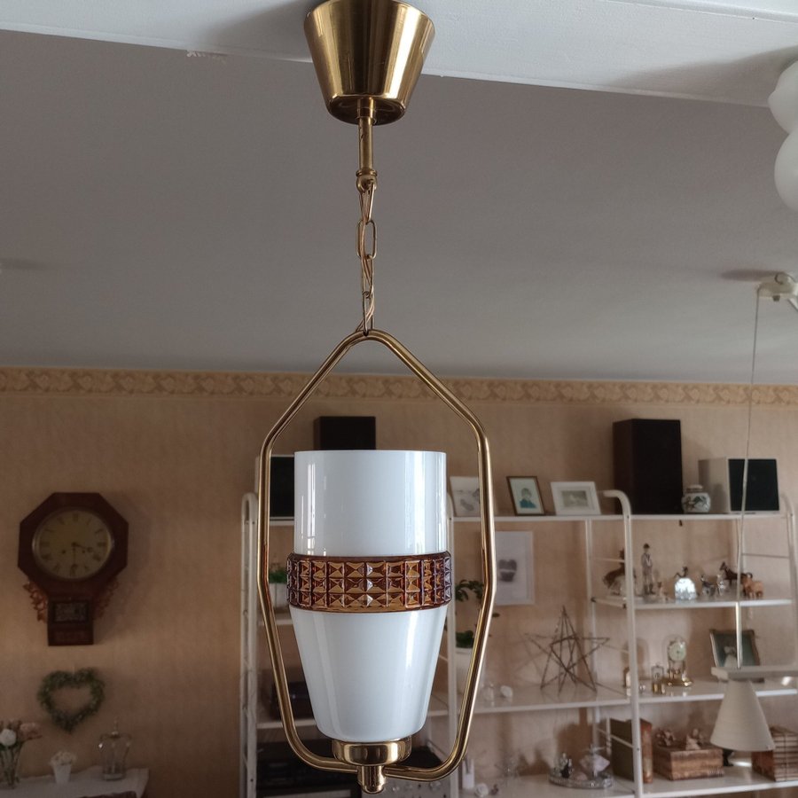 Art Deco Taklamp i opalglas och mässing