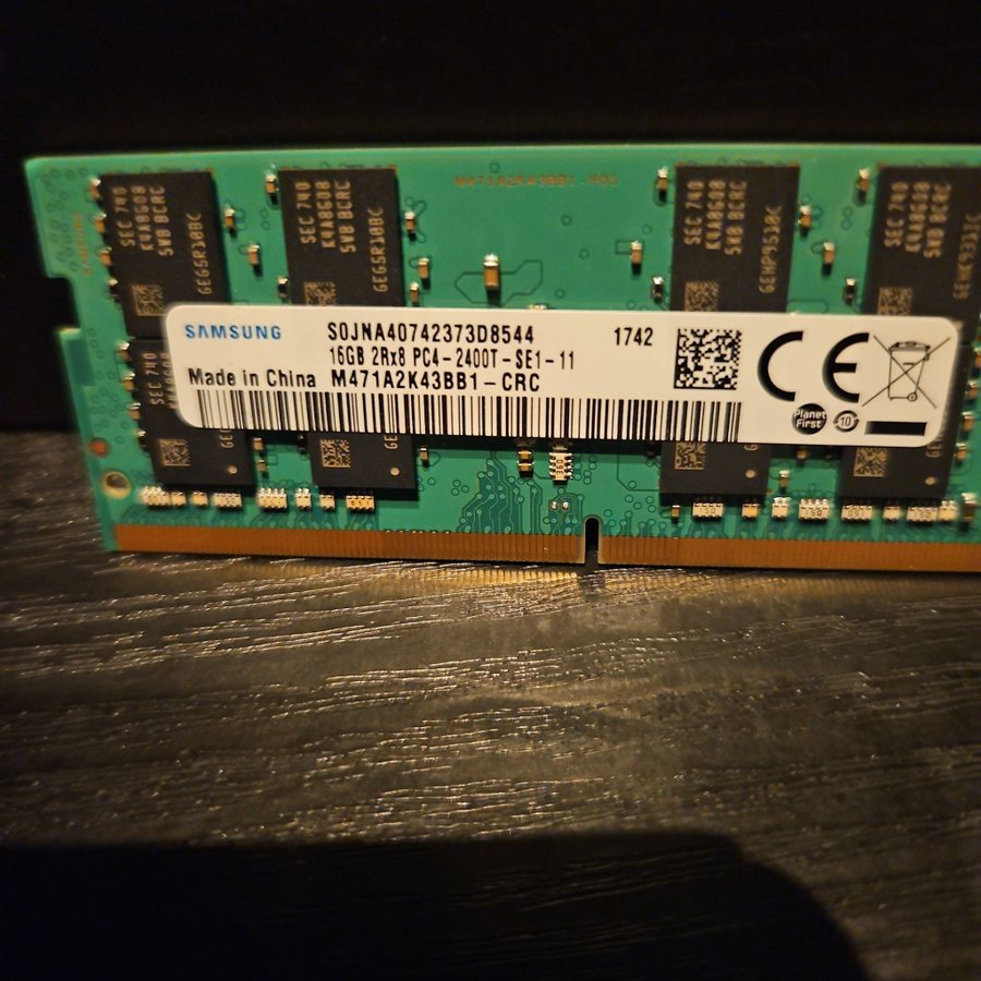 32GB (2x16) SODIMM DDR4 2400MHz samsung