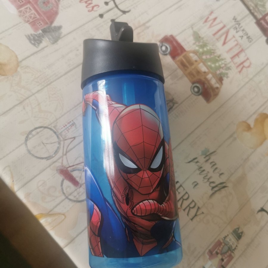 Spiderman vattenflaska med sugrör