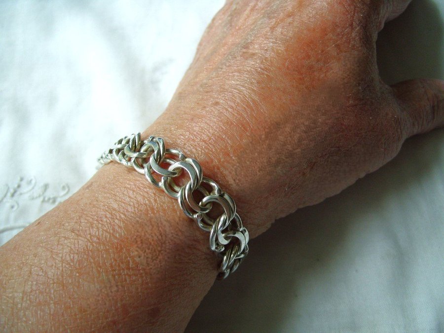 Äkta vintage - lyxigt kraftigt armband av silver i bismarcklänk Längd 175cm