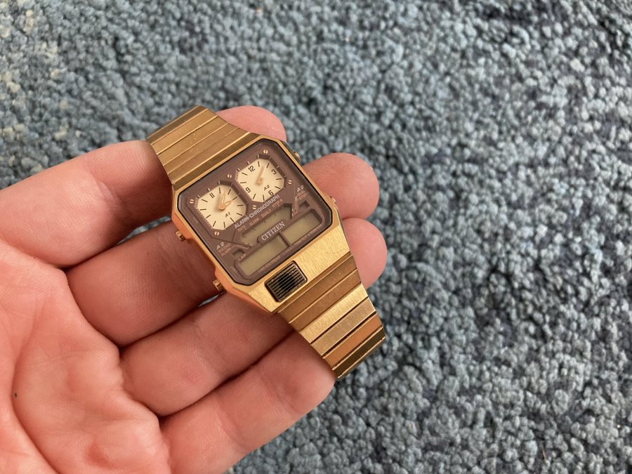 Vintage digitalt armbandsur Citizen Alarm Chronograph "C-3PO"