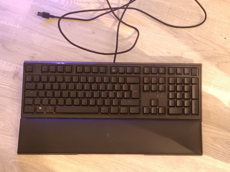 Razer Ornata Chroma V2 (SV - Mekaniskt)