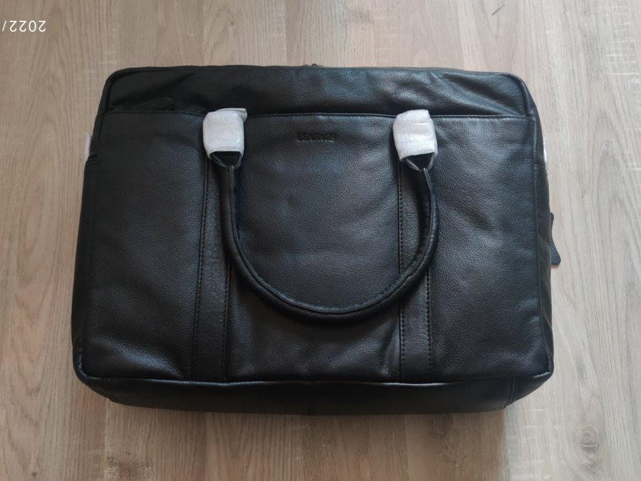 HELT NY! Datorväska 15 tum Läder - Genuine Leather Look Onyx Black - Briefcase