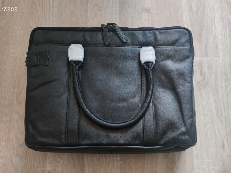 HELT NY! Datorväska 15 tum Läder - Genuine Leather Look Onyx Black - Briefcase