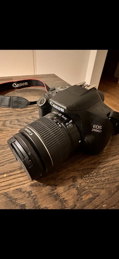 Canon EOS 2000D 18-55mm IS II + Extra LP-E10 Battery