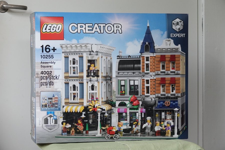 NY LEGO Creator Expert 10255 Assembly Square