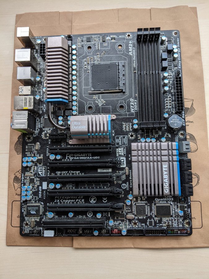 Gigabyte motherboard - GA-990FXA-UD5 (Read)