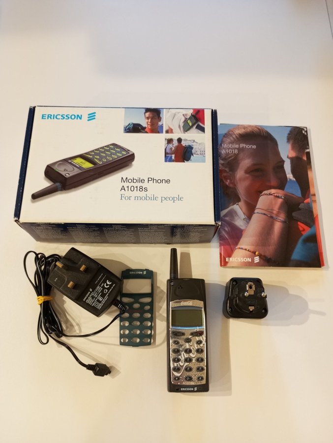 Ericsson A1018S GSM mobiltelefon Made in Sweden manual kartong och extra skal