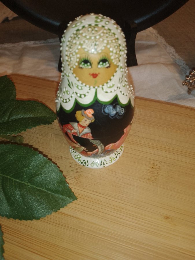 Vintage Ryska dockor handmålade med små pärlor (Nesting Dolls) signerad