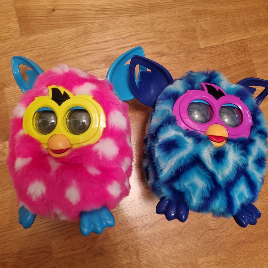 2 st Furby - Rosa med vita prickar  Blå med vita prickar