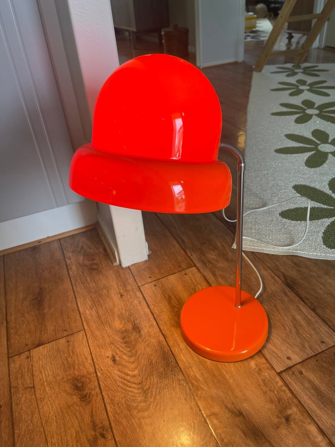 Orange bordslampa ”Globus” Bergboms B090 Retro 60-70 tal