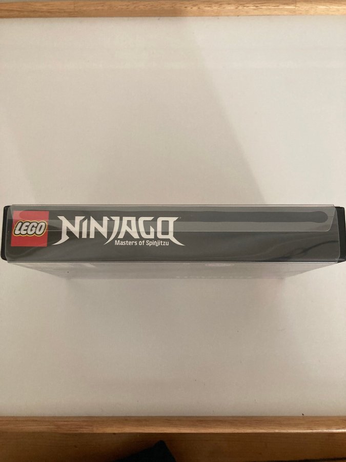 Bricktober Minifigure Collection 3/4 - Ninjago (2018 Toys "R" Us Exclusive)