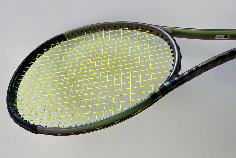 Wilson Blade 98 V8 18x20 305g Tennisracket