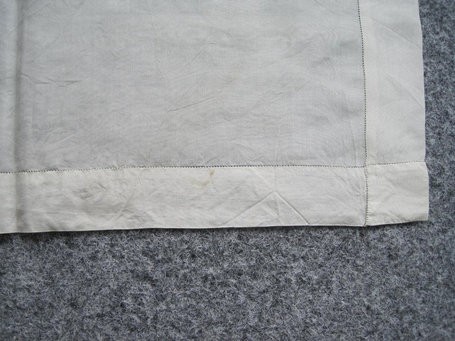 Vintage ljus beige silkescarf med monogram