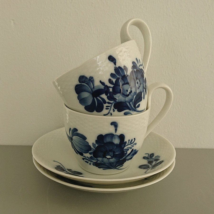 Stora kaffekoppar m hänkel Blå blomster/Blå blomst Royal Copenhagen nr 8194