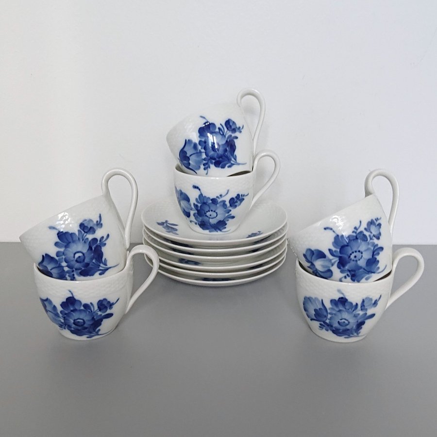 6 x kaffekoppar med hänkel Royal Copenhagen - 1:a sort Blå blomster - nr 8193