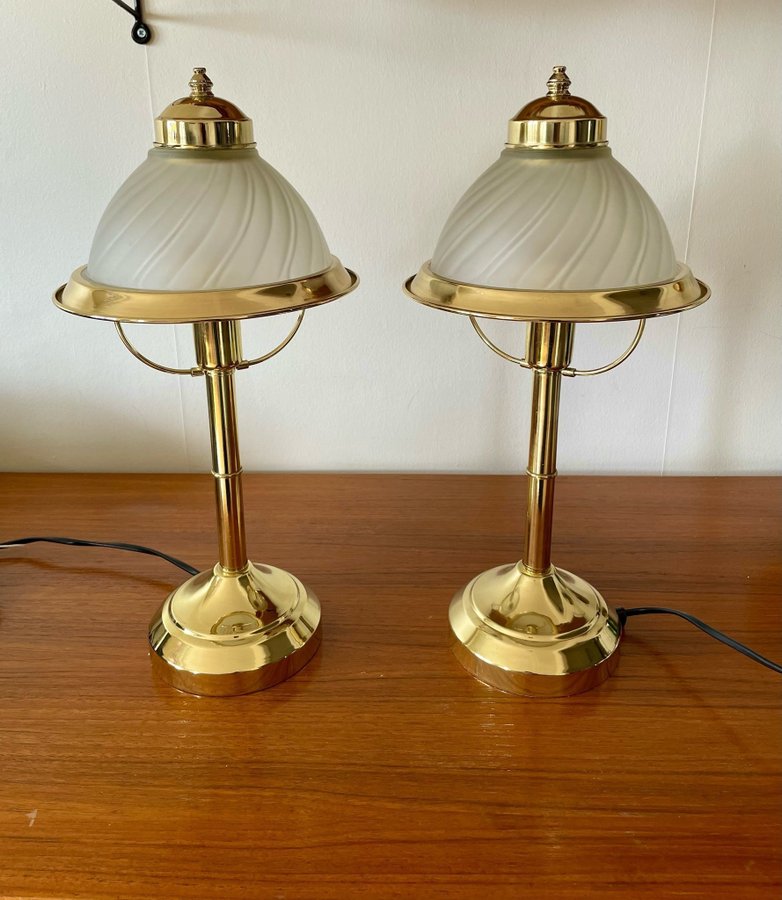 2st Retro Cottex bordslampa/ sänglampa mässing med glaskupa