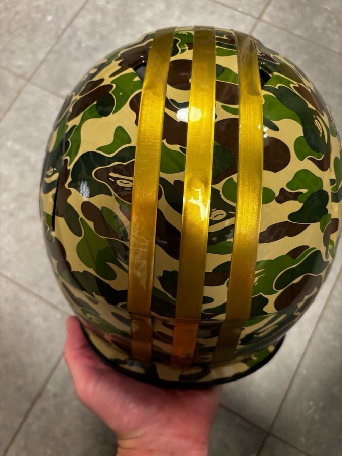 BAPE x Adidas Riddell hjälm