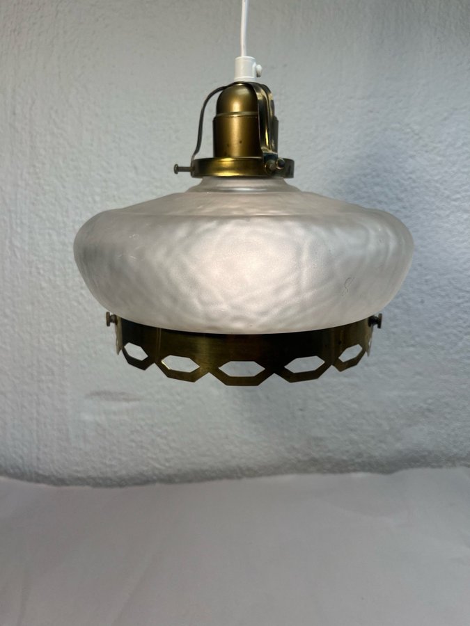 Vintage Lampa Opaliserat Glas Mässing 30-tal Jugend Fönsterlampa Taklampa Opal