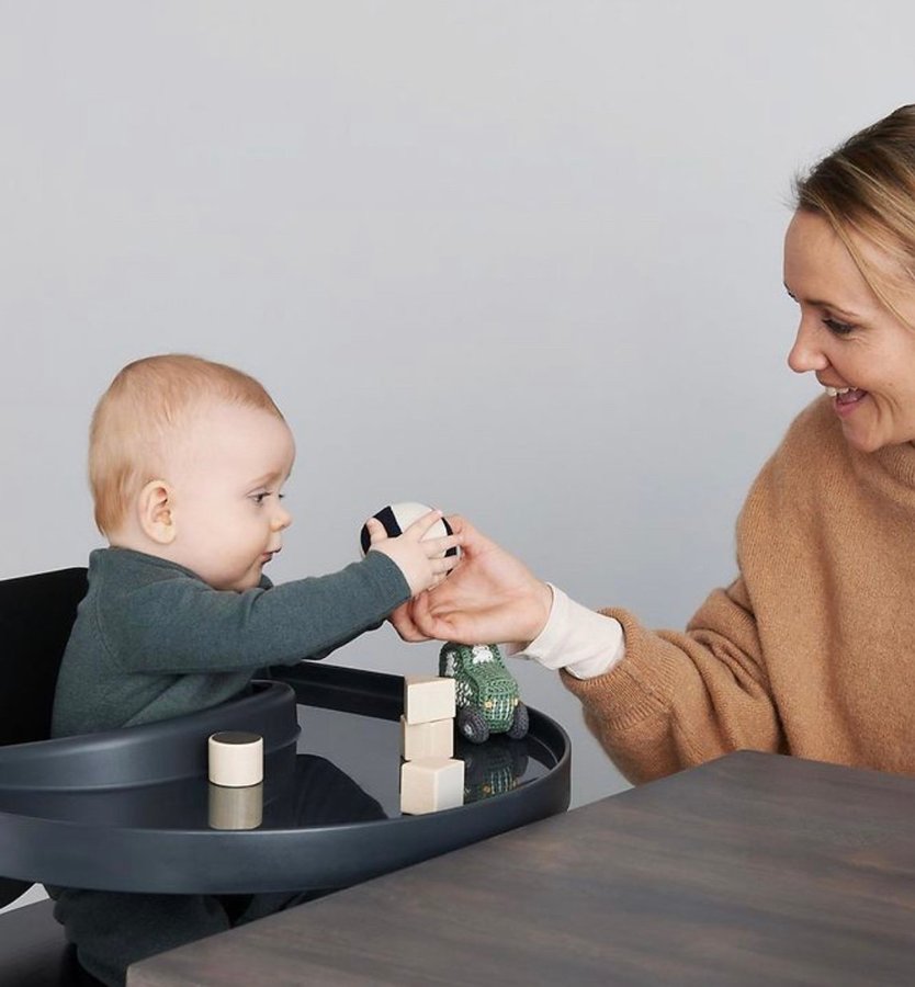 Svart bricka Playtray brickbord som passar Stokke Tripp Trapp äldre och nyare