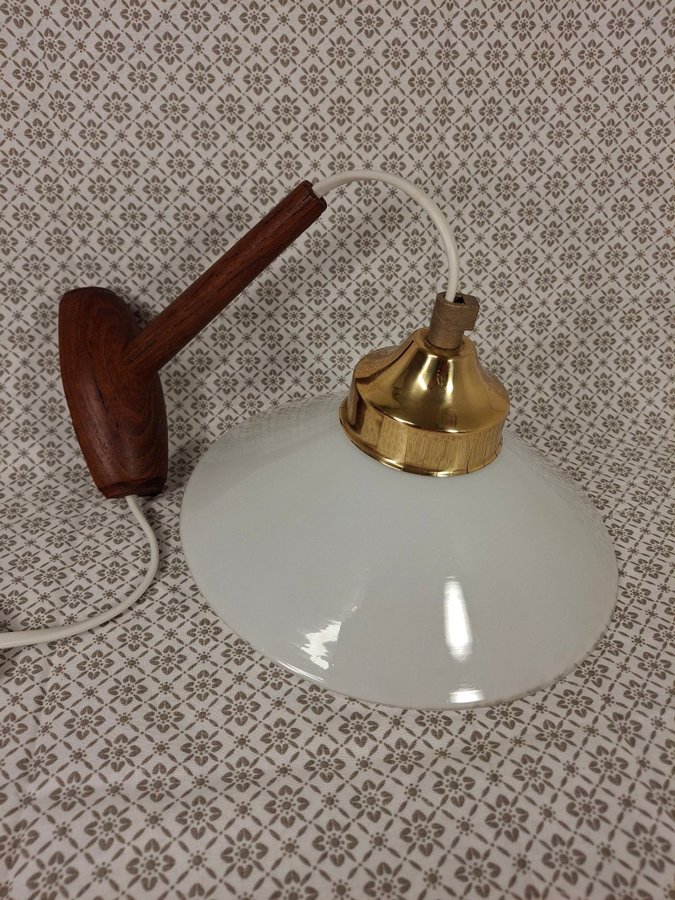 Skomakarlampa vägglampa teak glas mässing retro vintage lampa