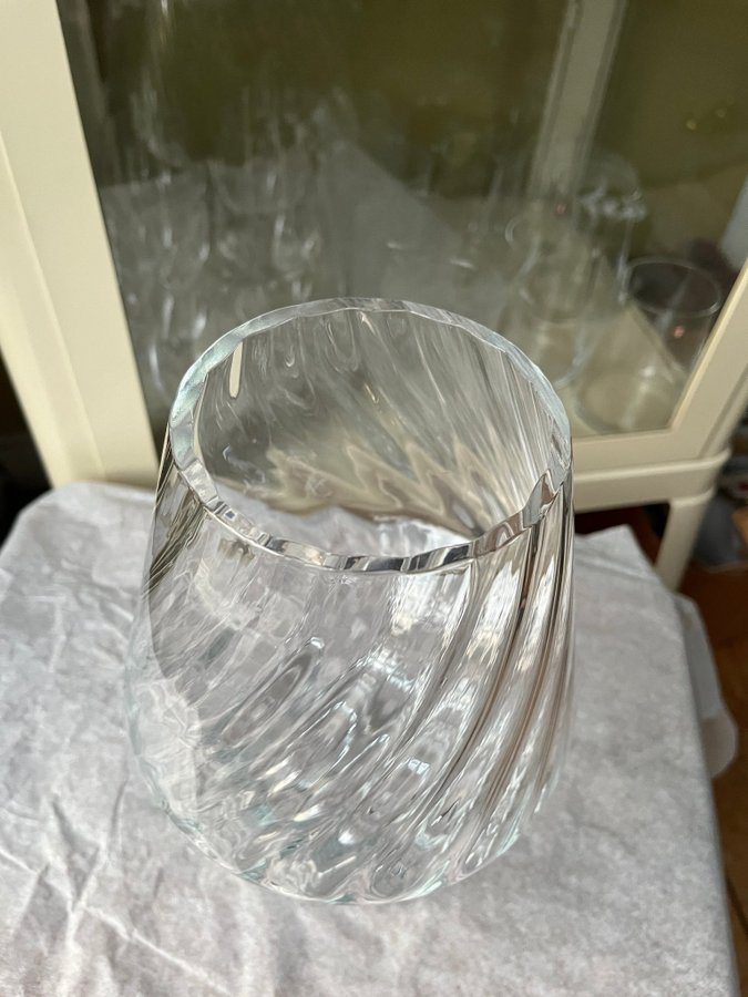 VAS * GLAS * SVAMP FORMAD * TULPANVAS * HANDGJORD * MASSIV * VINTAGE * RETRO