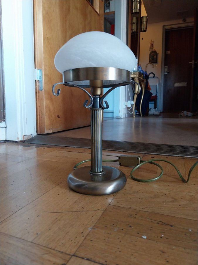 BORDSLAMPA "Strindbergslampa glas och mässing