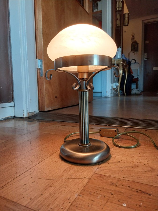 BORDSLAMPA "Strindbergslampa glas och mässing