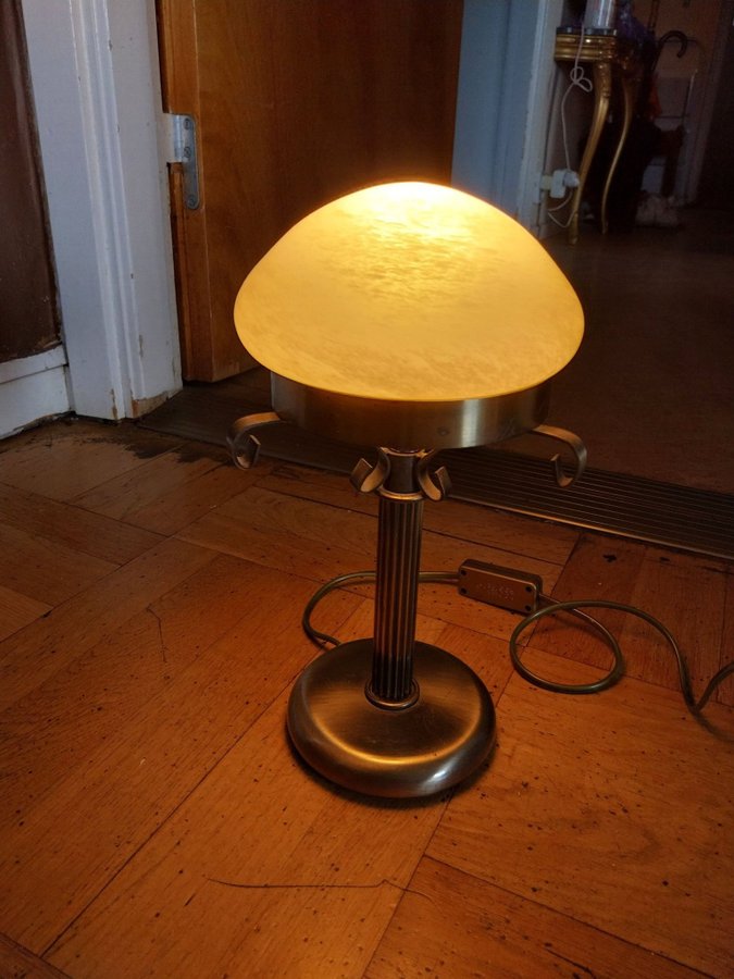 BORDSLAMPA "Strindbergslampa glas och mässing