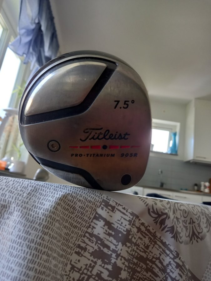 Titleist 905R Driver 75° med Aldila NV 85-S skaft