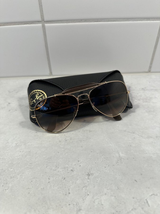 Riktigt Snygga Solglasögon Från Ray Ban 3422q 001/51 58-14