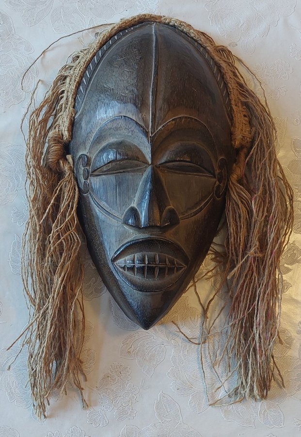 Afrikansk trämask