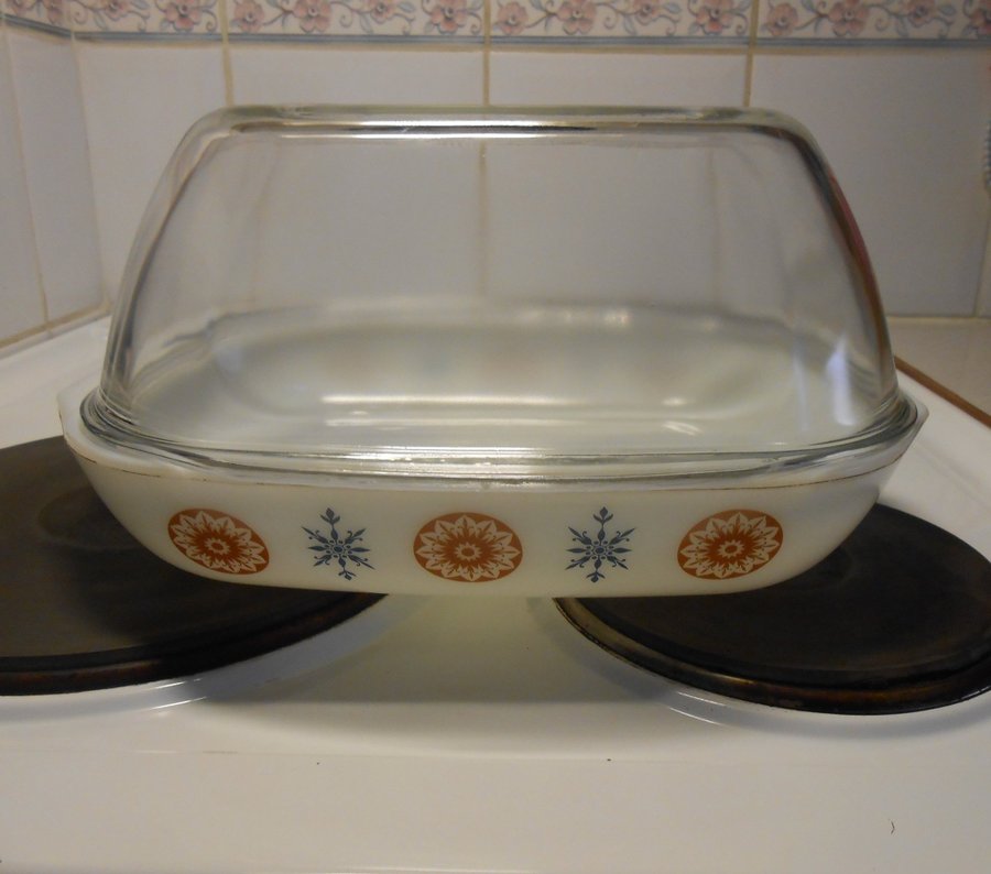 Engelsk pyrex Eldfast form gratängfat med glaslock skål från JAJ