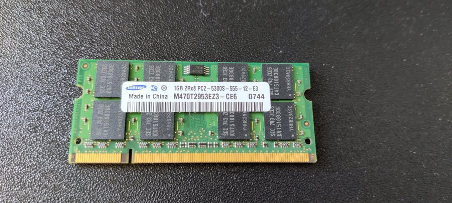 1GB DDR2 PC2-5300S (Samsung)