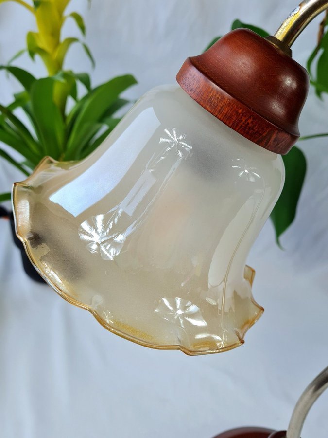 Vintage Bordslampa I Mässing Trä  Iridescent Glas Lampa