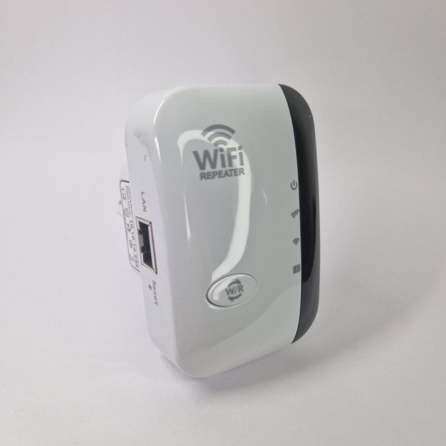 300 Mbps Trådlös WIFI Repeater / WiFi-förlängare WiFi-förstärkare i svart färg