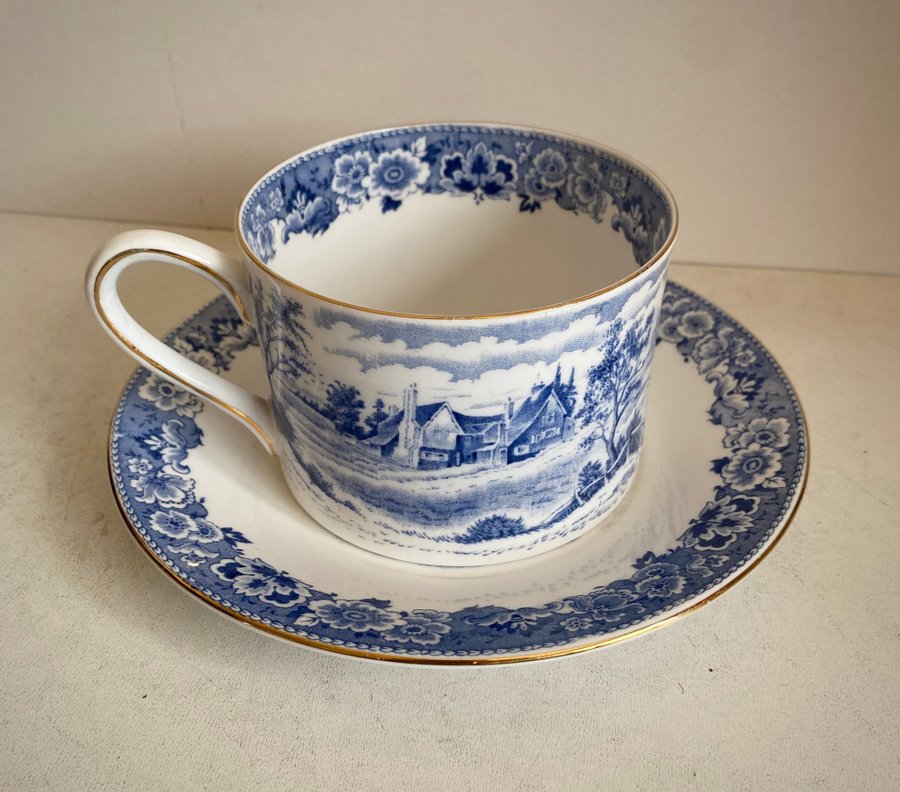 stor tekopp Royal Tuscan fine bone china Wedgwood group engelskt porslin vintage