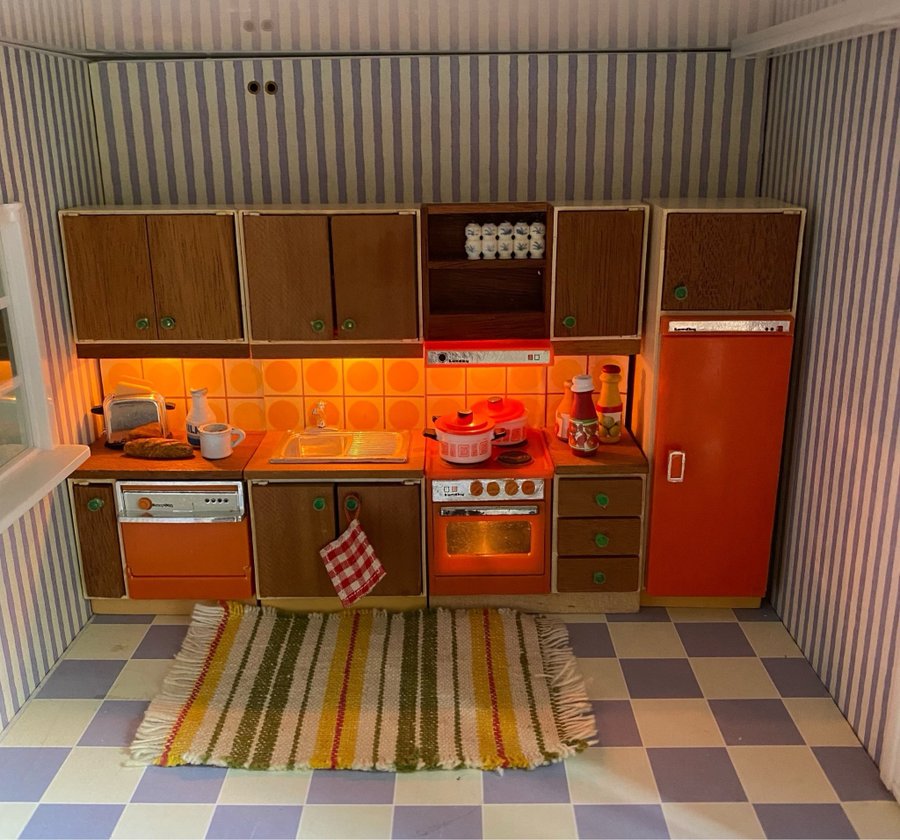 Retro Lundby komplett orange kök ”Continental ” med belysning