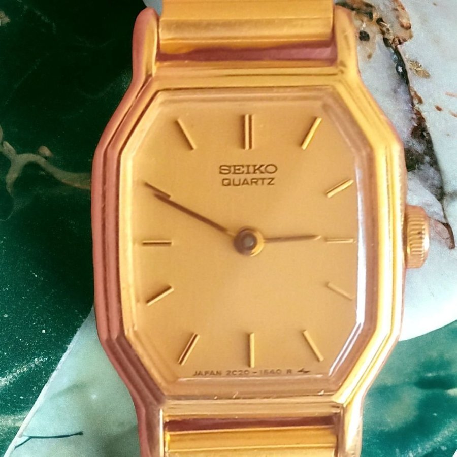 Vintage Golden Shadow Seiko Damklocka 1980s